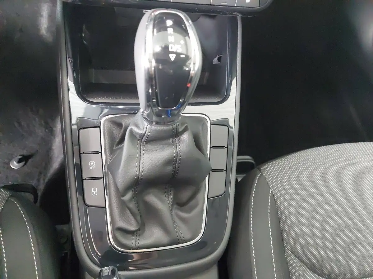 SKODA FABIA 1.0 TSI DSG 130 JAHRE LED KAMERA LM