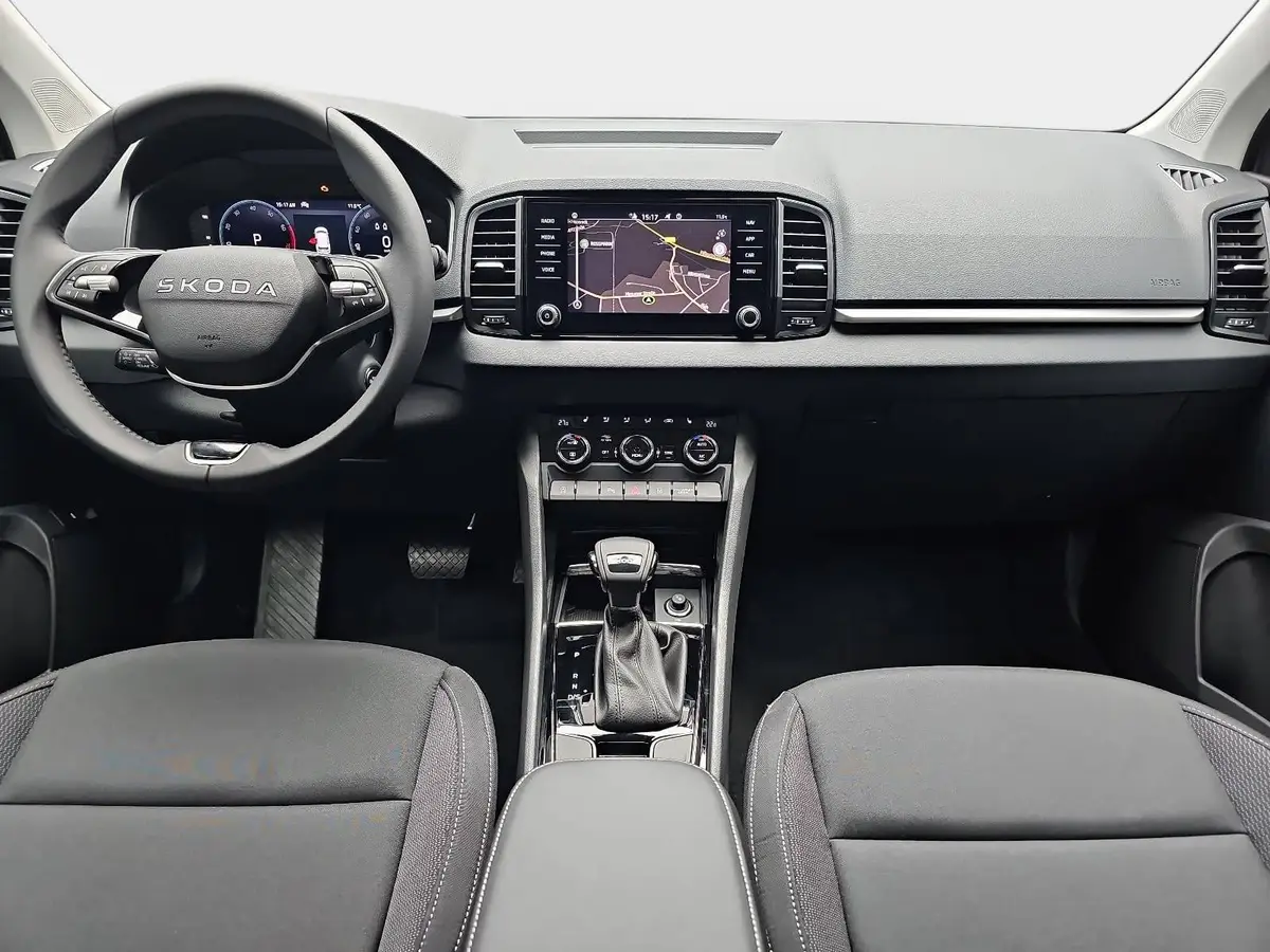 SKODA KAROQ 1.5 TSI DSG SELECTION LED ACC AHK