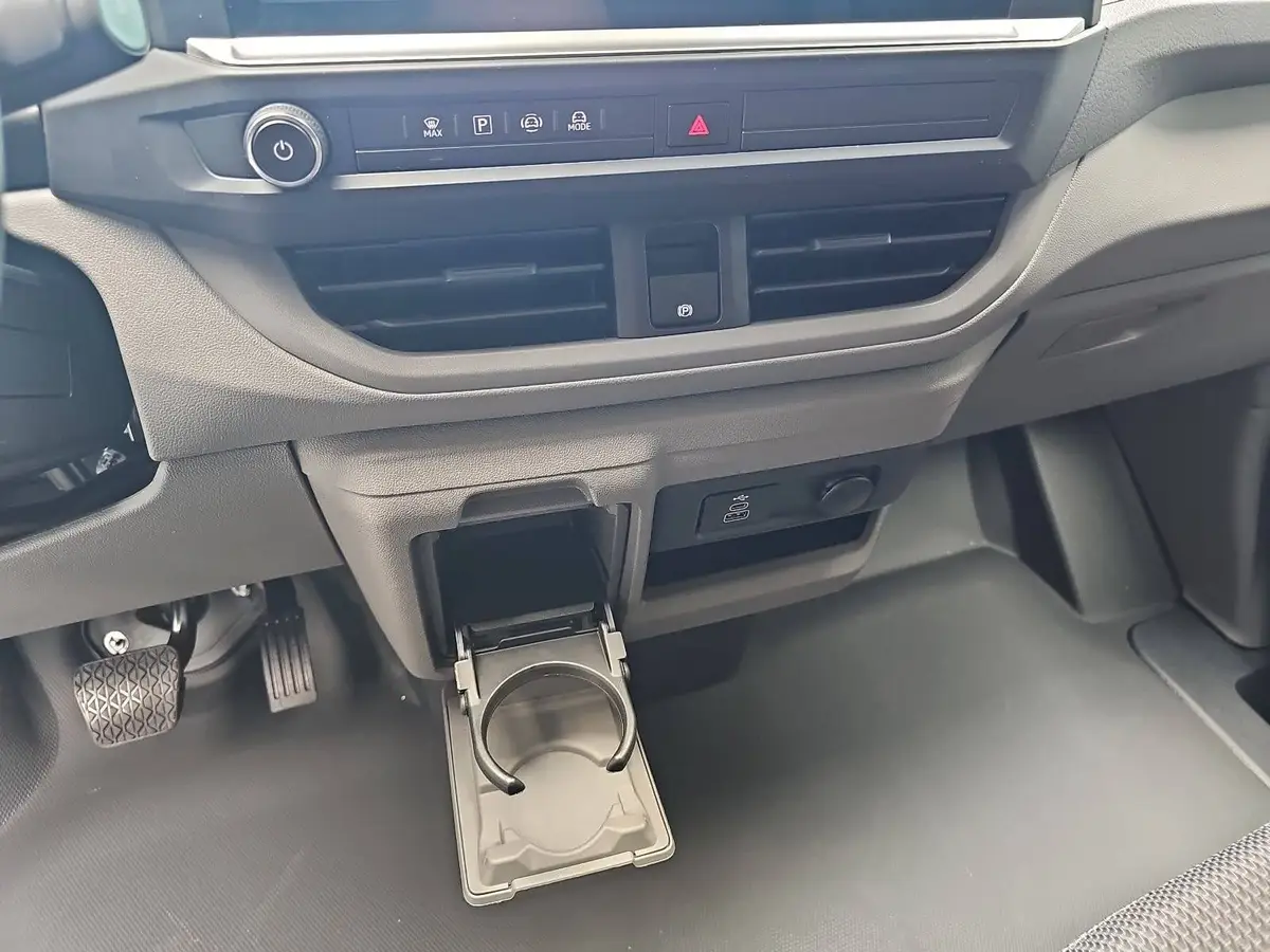 VW T7 TRANSPORTER 2.0 TDI DSG KASTEN L2H1 LED