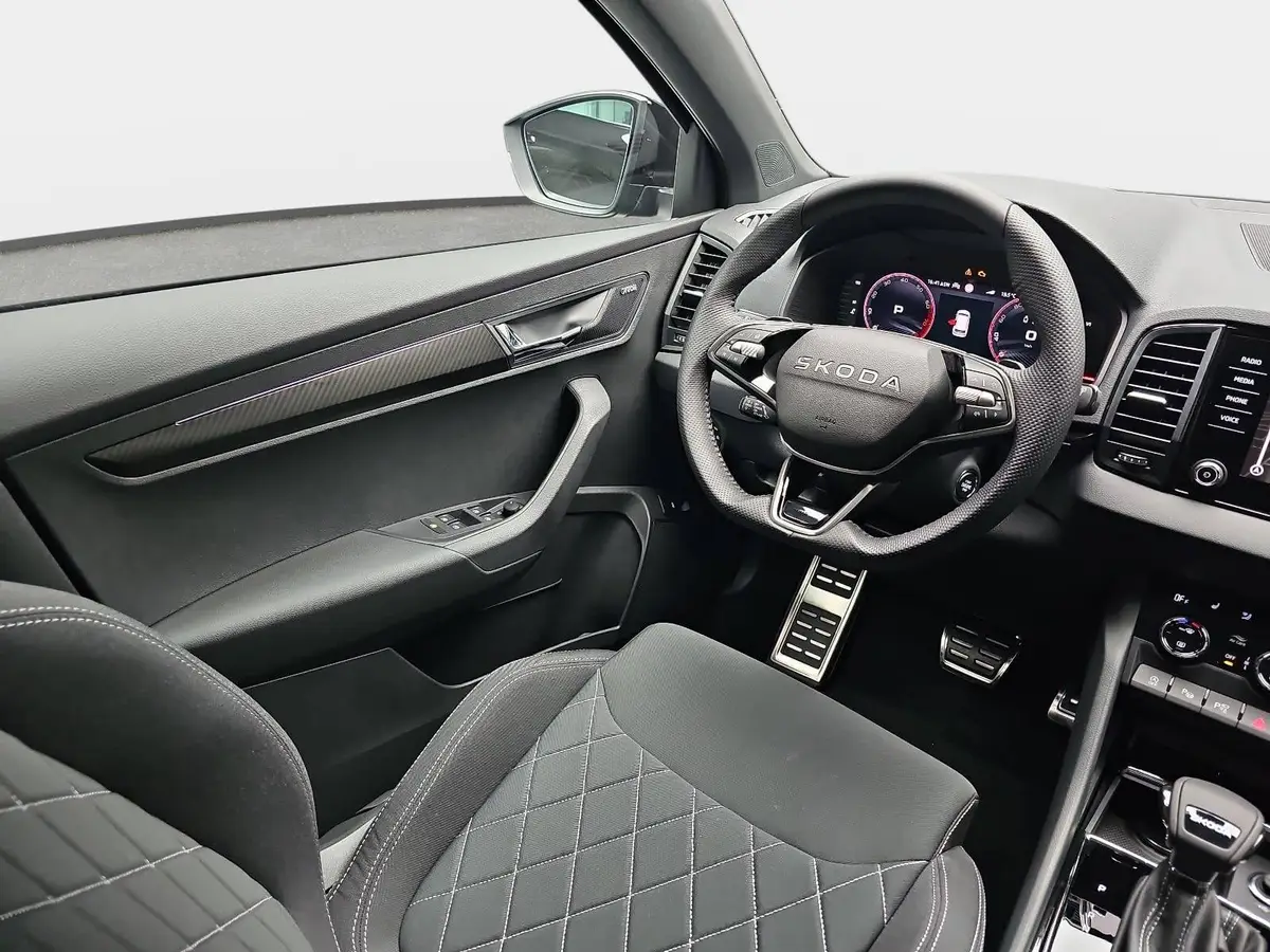 SKODA KAROQ 1.5 TSI DSG SPORTLINE NAVI LED-MATRIX PANO CANTON