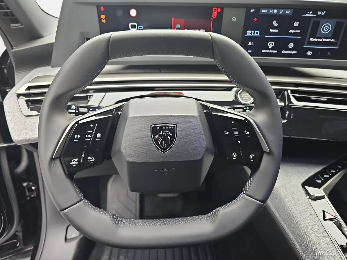 PEUGEOT 5008 1.2 HYBRID 145 E-DSC6 ALLURE KLIMA LED 7-S DAB 360