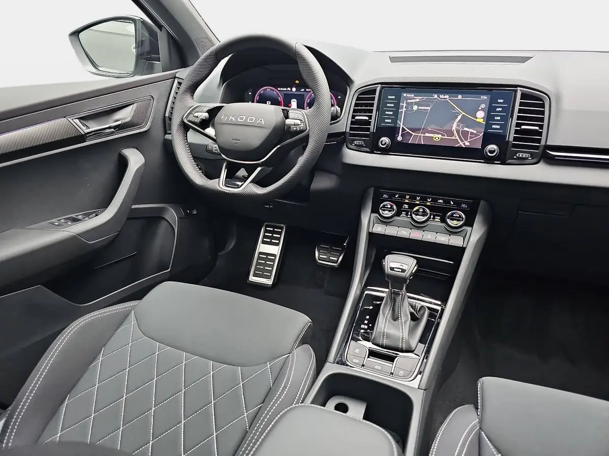 SKODA KAROQ 2.0 TSI DSG SPORTLINE 4X4 AHK PANO