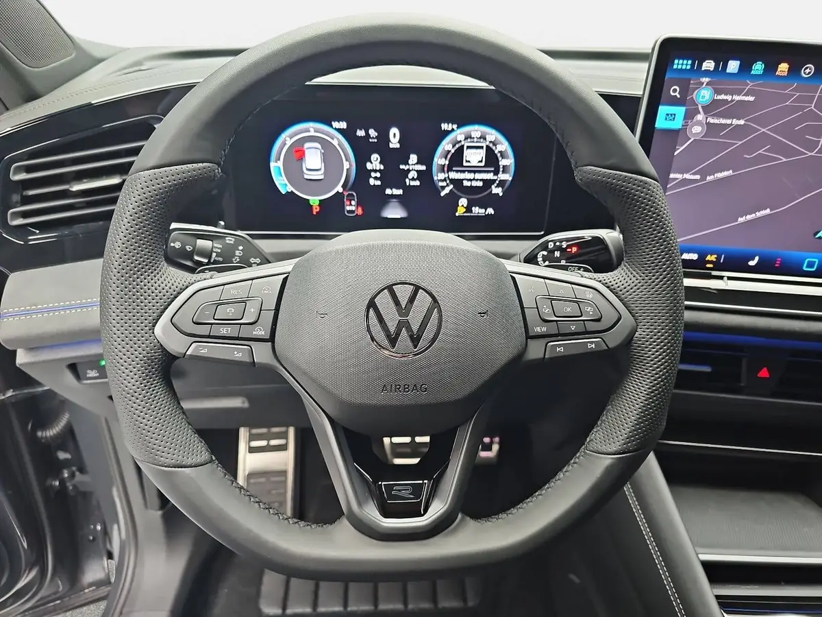 VW TIGUAN 2.0 TDI DSG R-LINE NAVI LED PANO