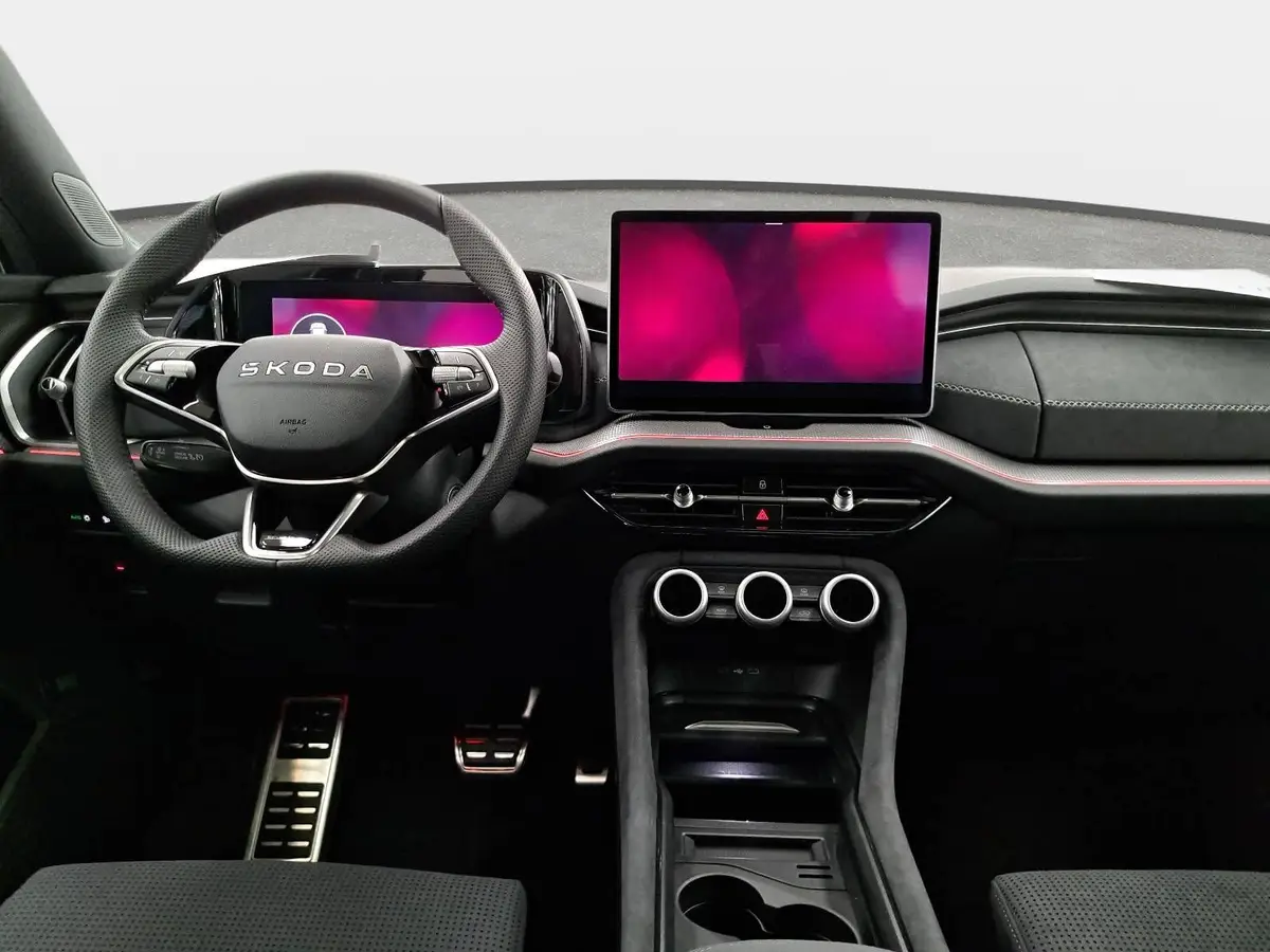 SKODA KODIAQ 2.0 TSI DSG SPORTLINE 4X4 PANO LED AHK