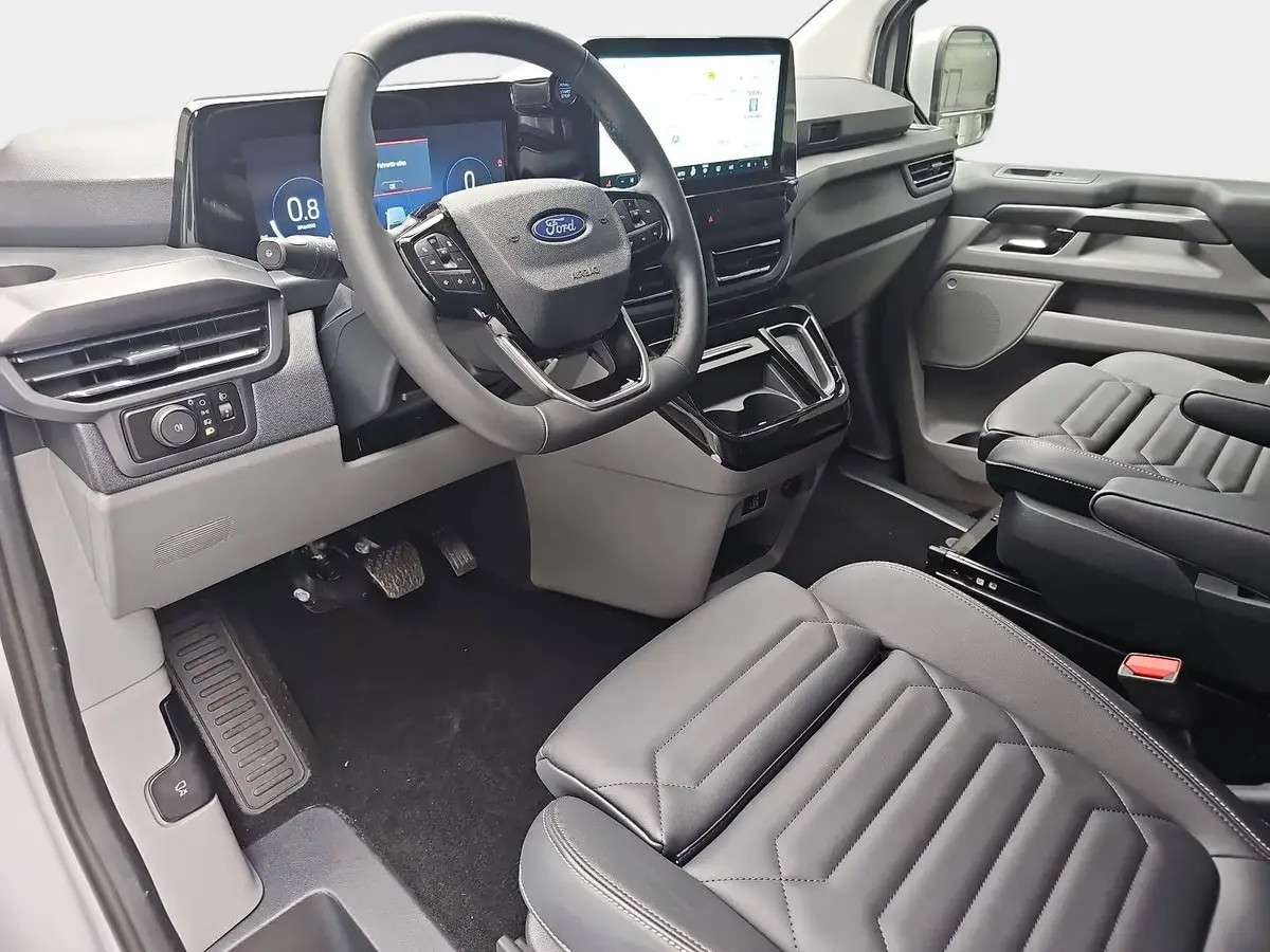 FORD TOURNEO CUSTOM 2.0 EB AUTO. L1 TITANIUM X