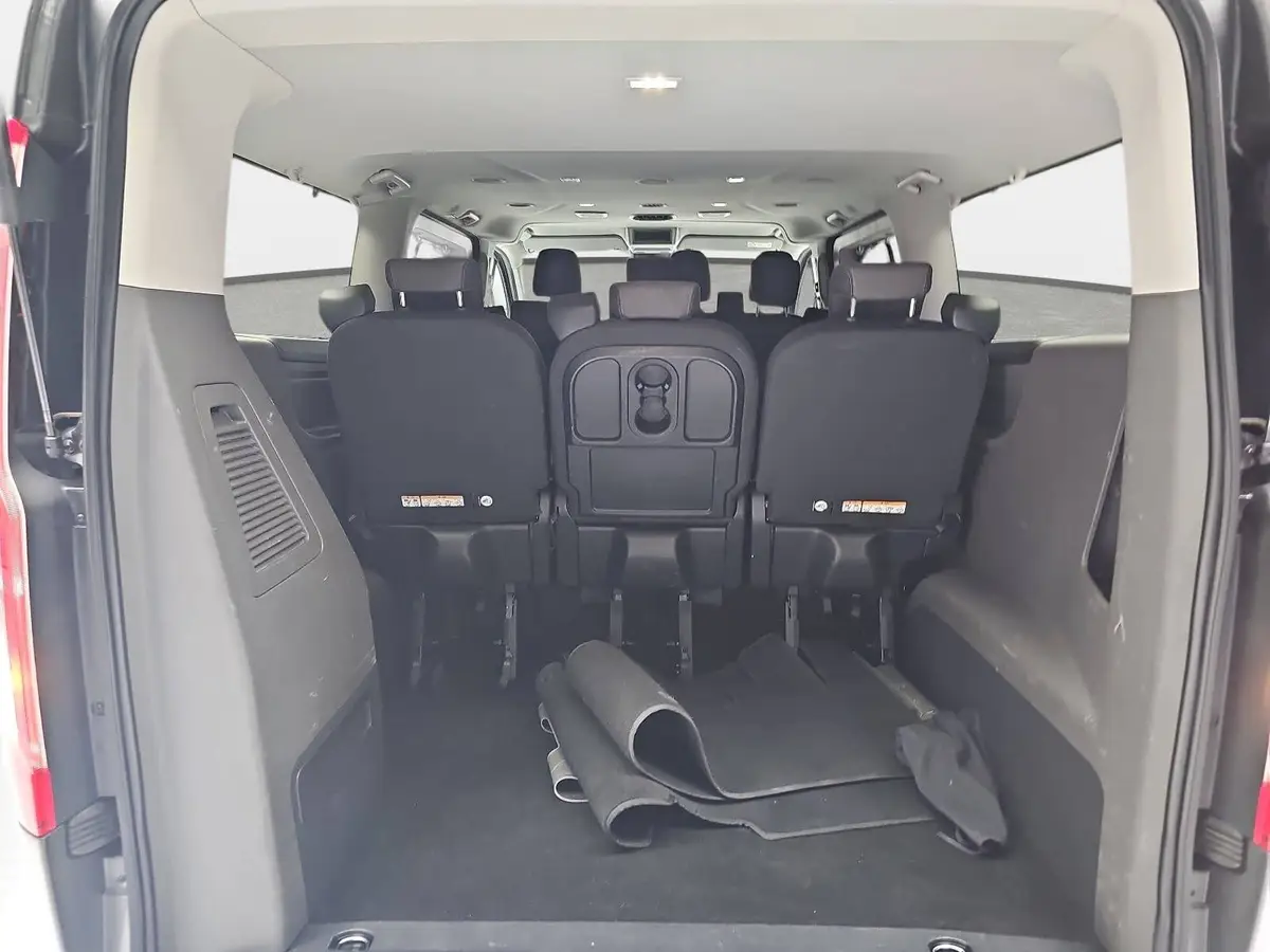 FORD TOURNEO CUSTOM 2.0 TDCI BUS 320 L2H1 VA TITANIUM 9-SITZER NAVI LM16
