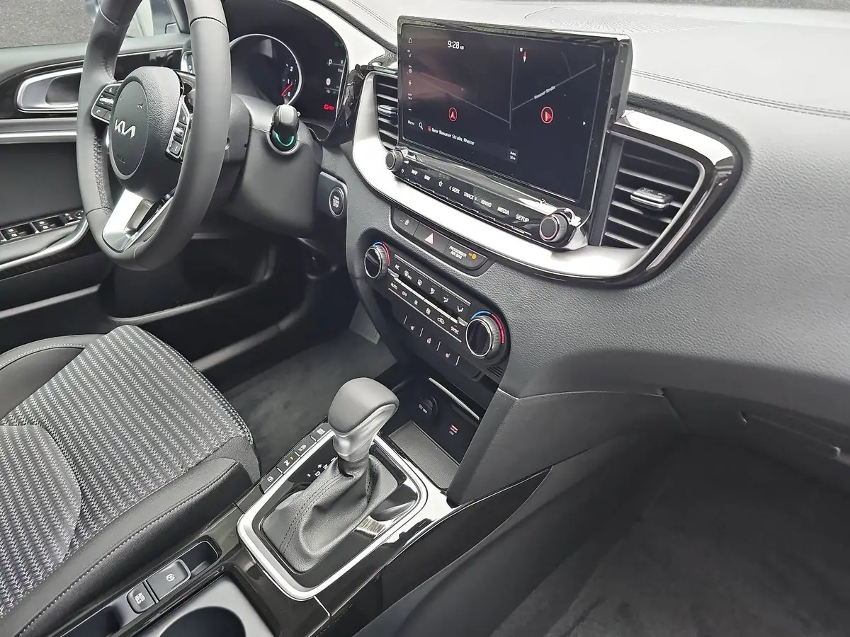 KIA CEED 1.5 T-GDI 48V DCT7 ULTIMATE EDITION