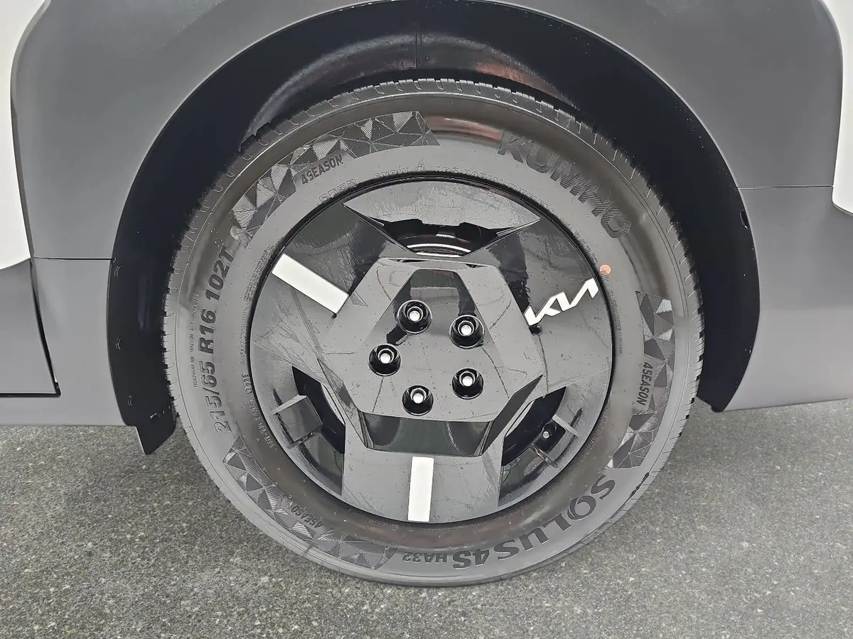 KIA PV5 CARGO L2H1 4T 71.2 KWH PLUS MJ26 WÄRMEPUMPE ALLWETTERREIFEN
