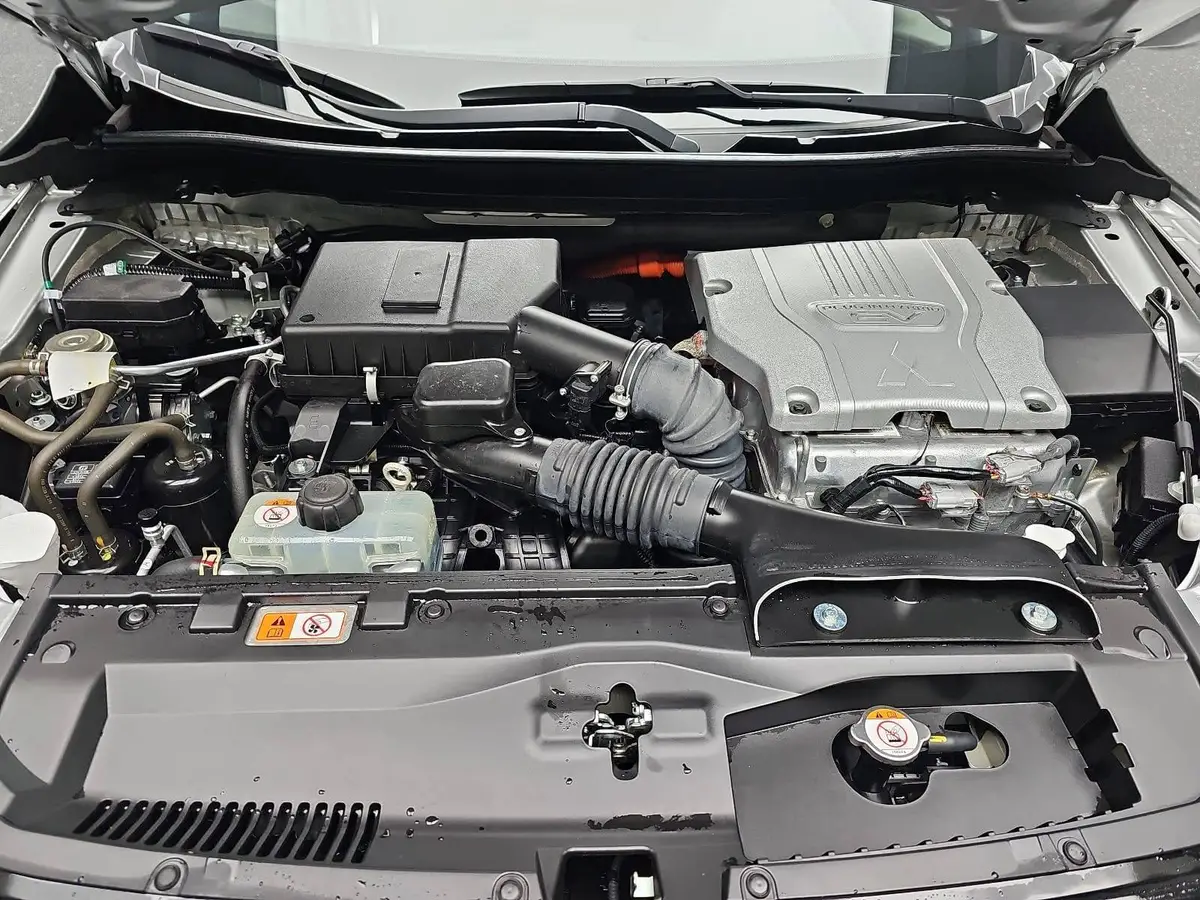 MITSUBISHI ECLIPSE CROSS 2.4 MIVEC PHEV CVT SELECT NAVI LED STANDH. 360° LM