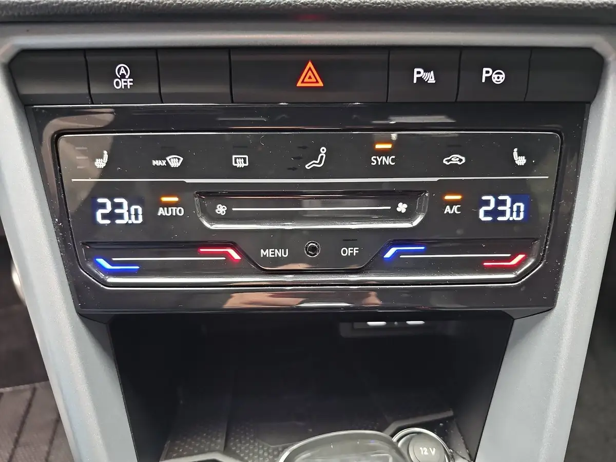 VW T-ROC 1.5 TSI DSG GOAL NAVI LED KLIMAAUTO ACC KAMERA AHK