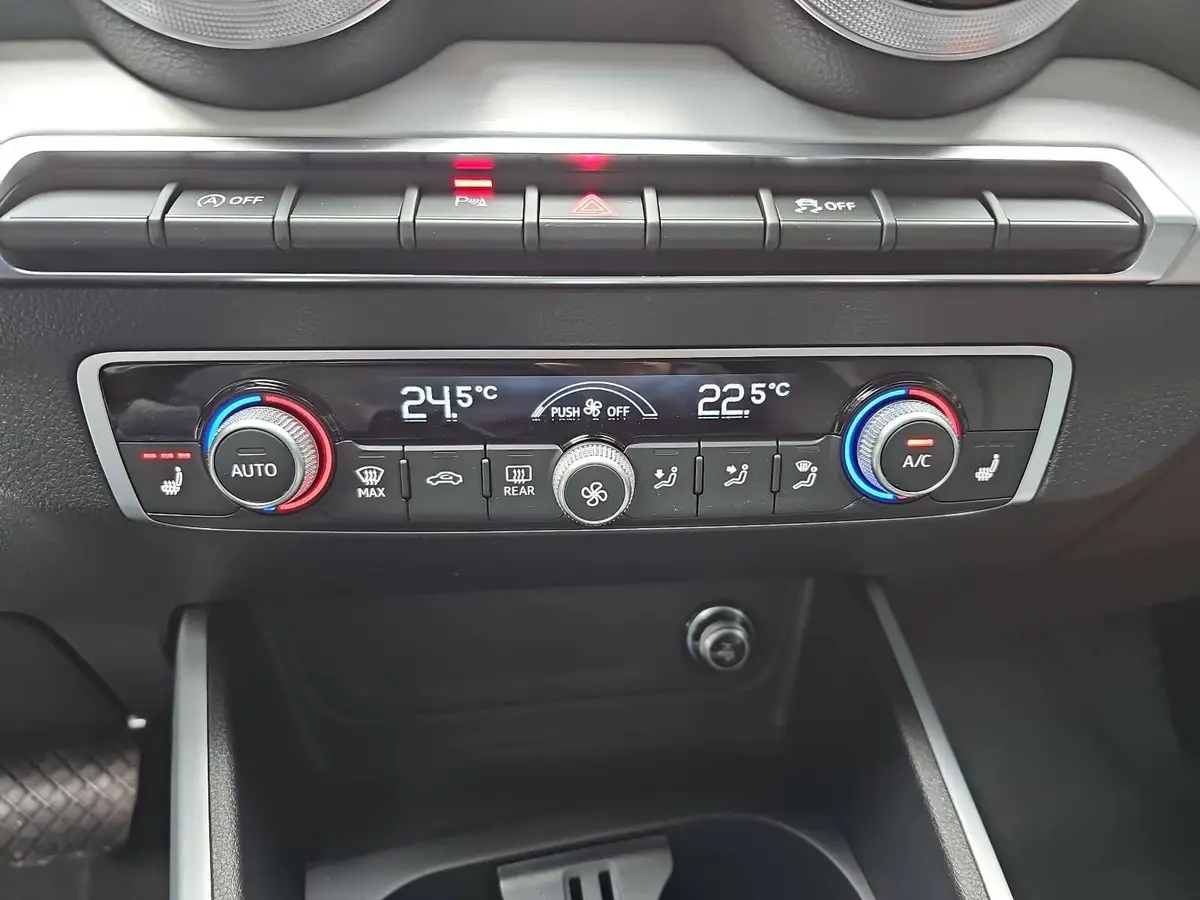 AUDI Q2 35 TFSI S-TRONIC S LINE NAVI LED ACC EL.HECKKL. WI