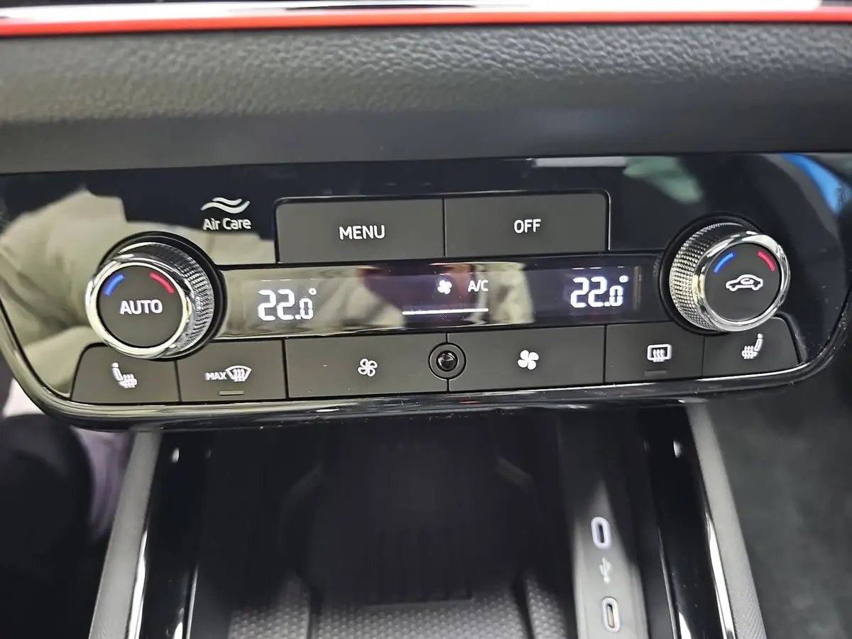 SKODA KAMIQ 1.5 TSI DSG MONTE CARLO MATRIX KAMERA AHK