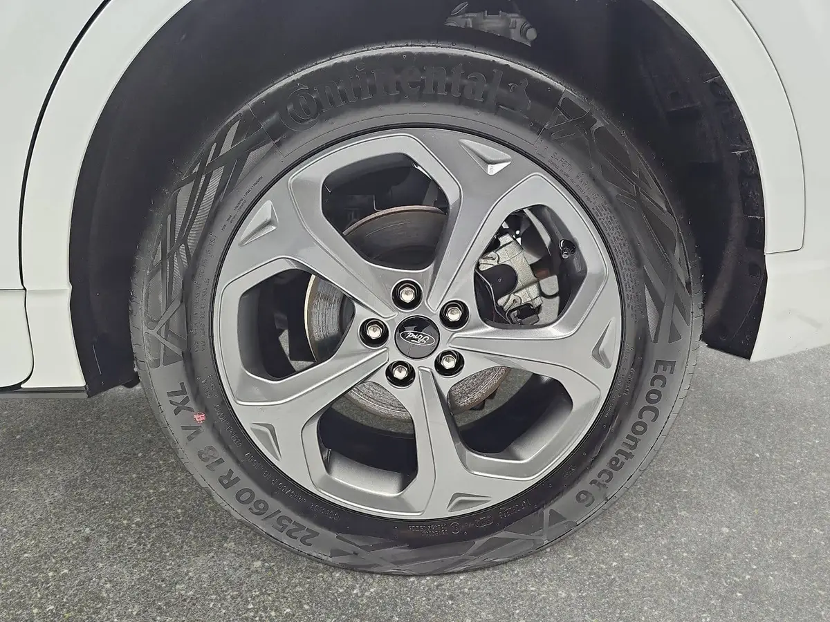 FORD KUGA 1.5 EB AUTO. ST-LINE NAVI LED KLIMAAUTO WINTER SIC