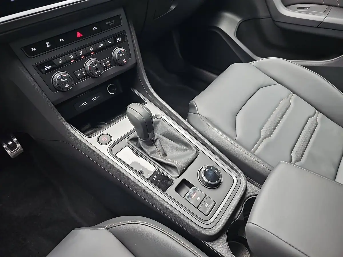 CUPRA ATECA 1.5 TSI DSG NAVI LED ACC LEDER AHK LM19