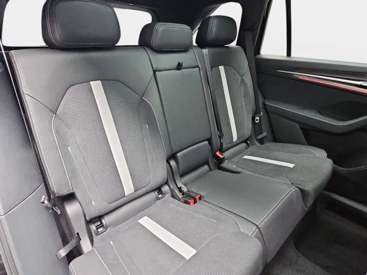 SKODA KODIAQ 1.5 TSI DSG IV PHEV SPORTLINE AHK PANO LM