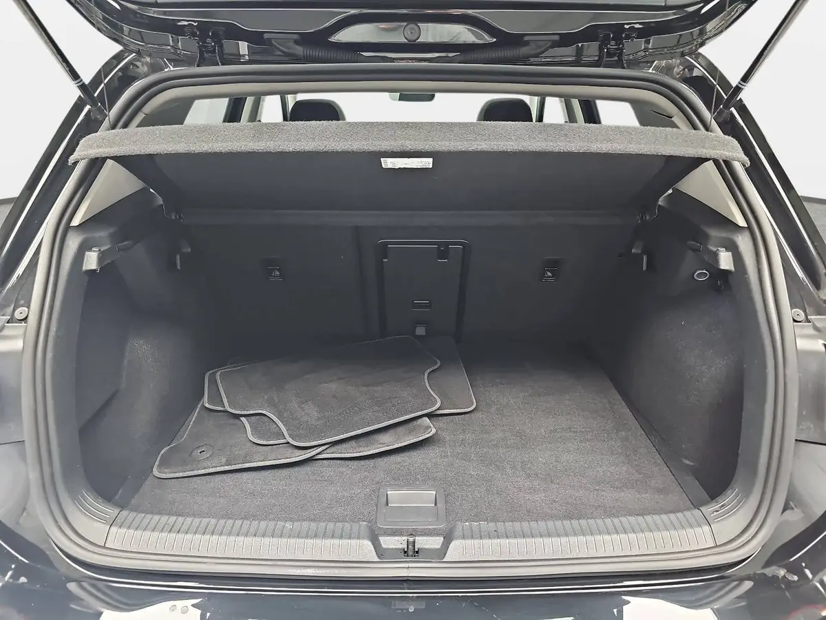 VW GOLF 1.5 ETSI DSG LIFE NAVI LED ACC