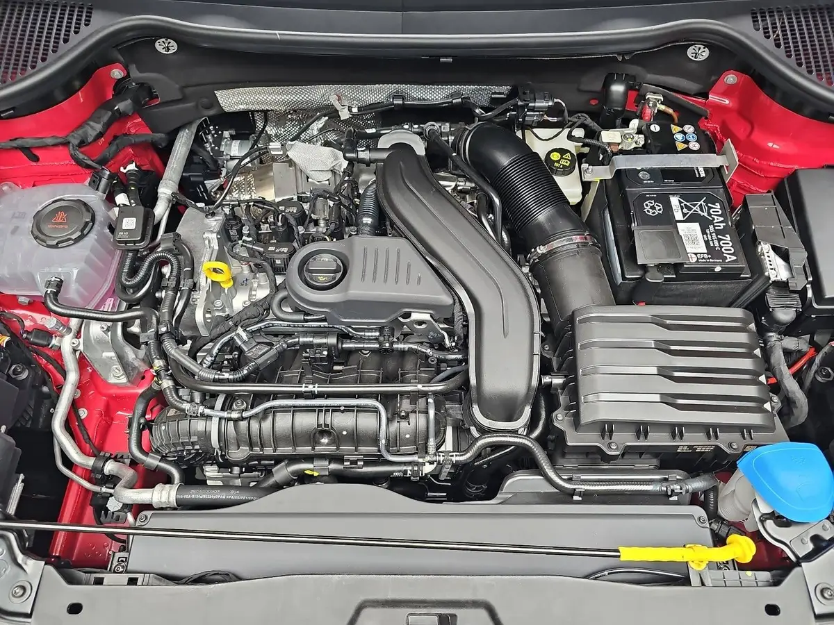 SKODA KAROQ 1.5 TSI DSG SPORTLINE NAVI LED-MATRIX PANO CANTON