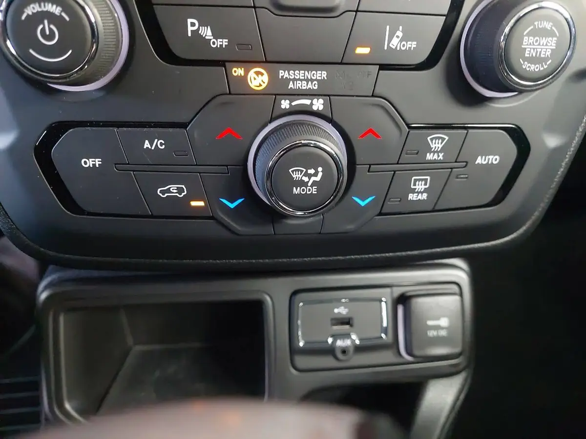 JEEP RENEGADE 1.3 T-GDI 2WD LIMITED DDCT 8FACH