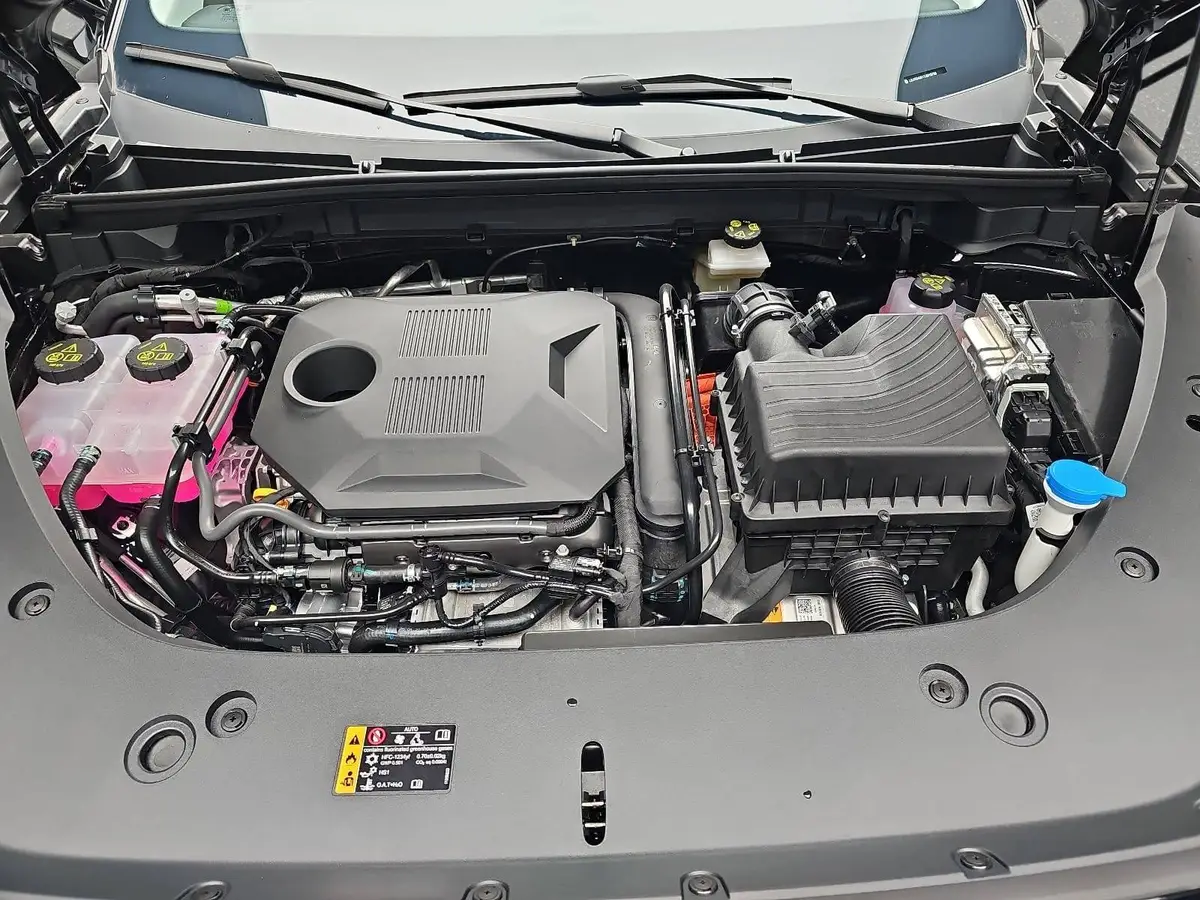 MG HS 1.5 HYBRID+ MY25.5 LUXURY LEDER 360-GRAD-KAMERA 19-ZOLL-LM