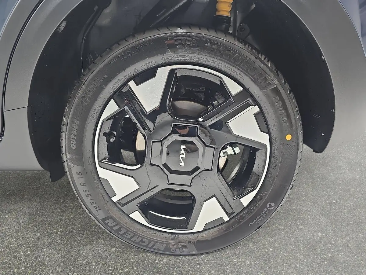 KIA STONIC 1.0 T-GDI 100 DCT VISION MJ26 SITZH. NAVI