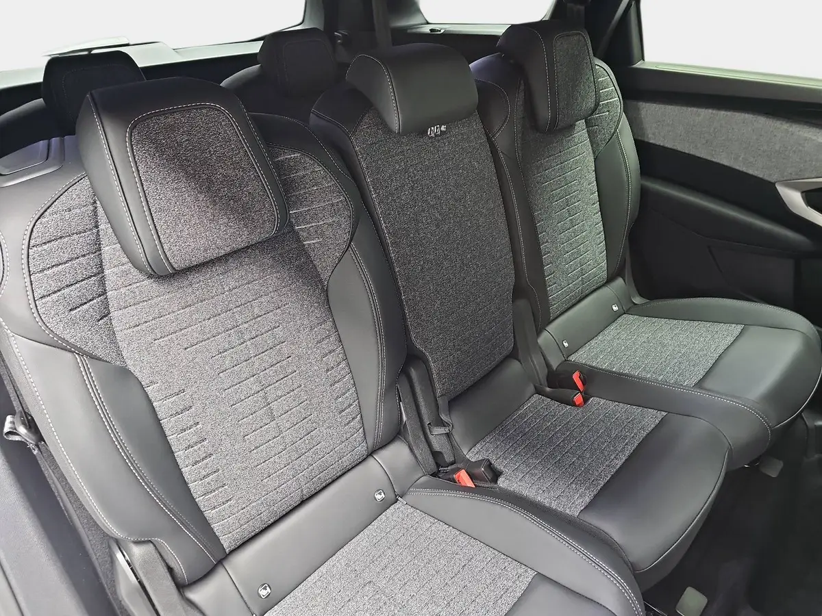 PEUGEOT 5008 1.2 HYBRID 145 E-DSC6 ALLURE KLIMA LED 7-S DAB 360