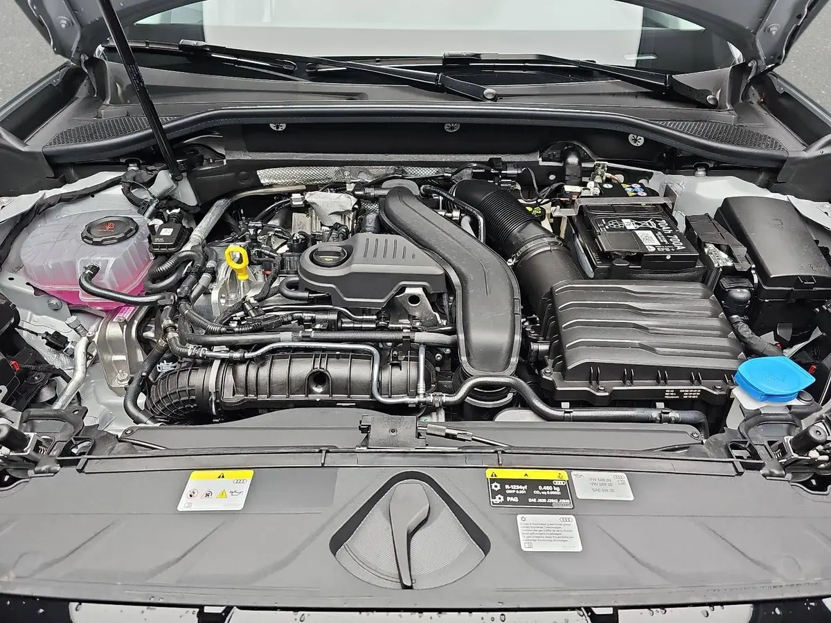 AUDI Q2 35 TFSI S-TRONIC S LINE NAVI LED ACC EL.HECKKL. WI