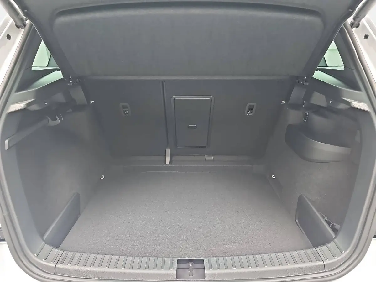 SKODA KAROQ 1.5 TSI DSG SPORTLINE NAVI LED-MATRIX PANO CANTON