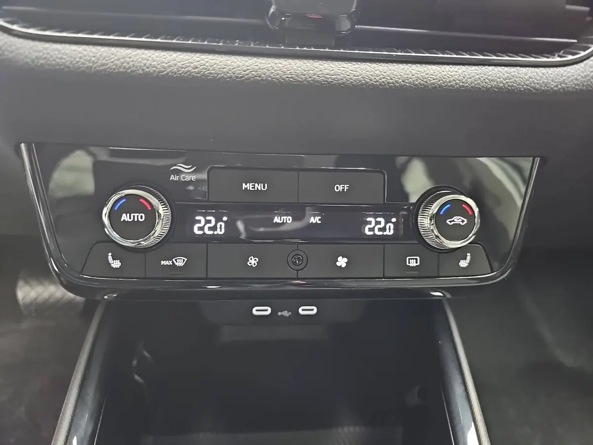 SKODA FABIA 1.0 TSI DSG 130 JAHRE LED KAMERA LM