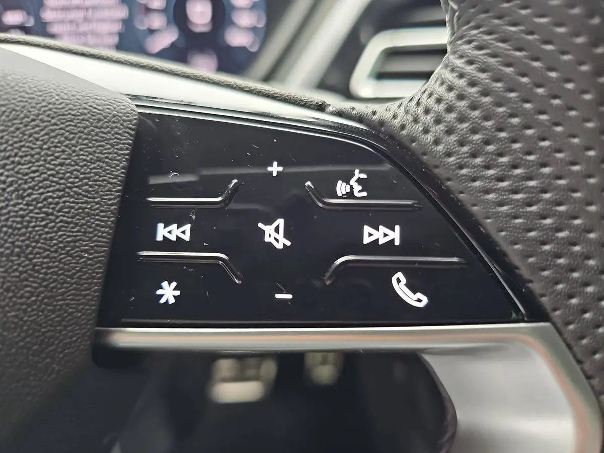 AUDI Q4 E-TRON 45 S-LINE 82KWH LED-MATRIX KAMERA