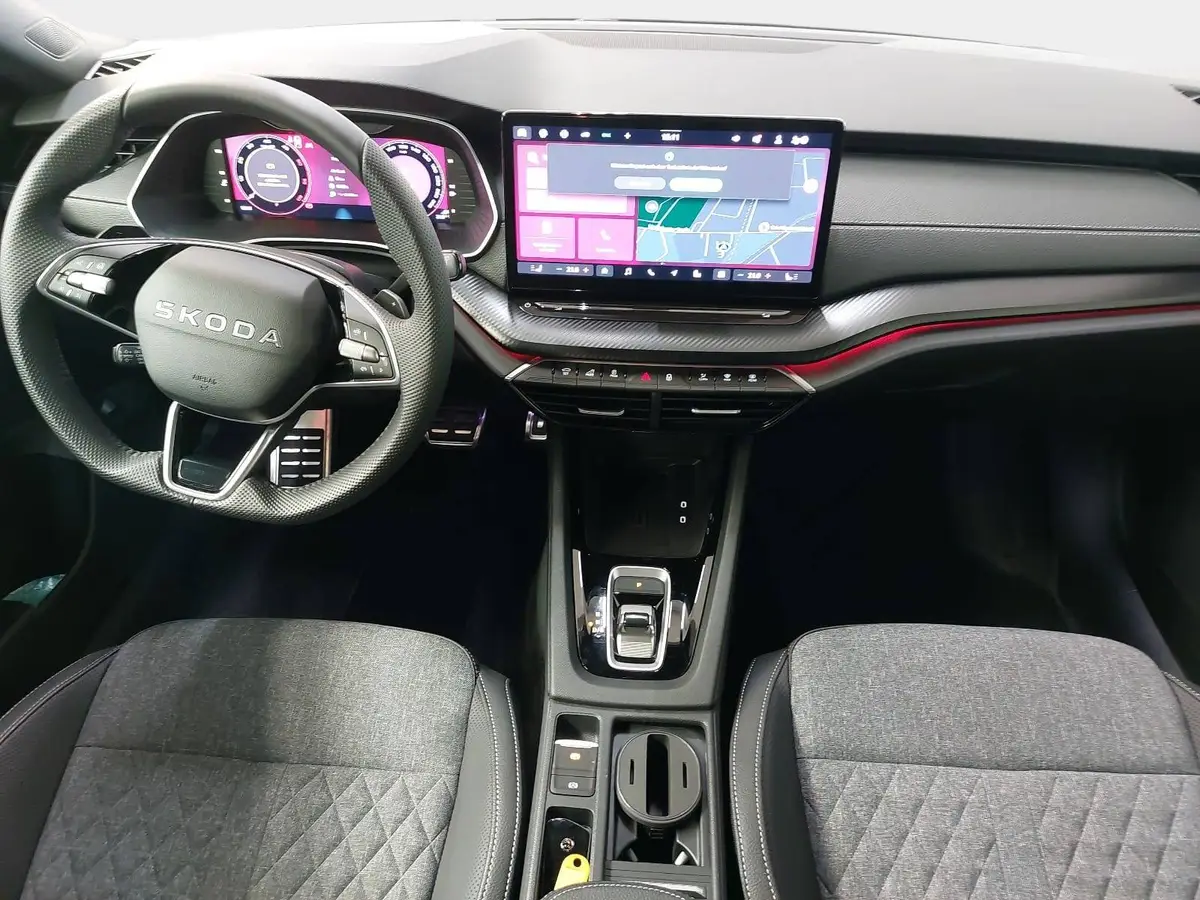 SKODA OCTAVIA COMBI 2.0 TDI DSG SPORTLINE NAVI LED