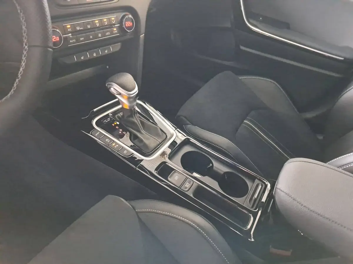 KIA CEED SW 1.5 T-GDI DCT7 GT-LINE TECHNOLOGIE LEDER GLASDACH PERFORMANCE