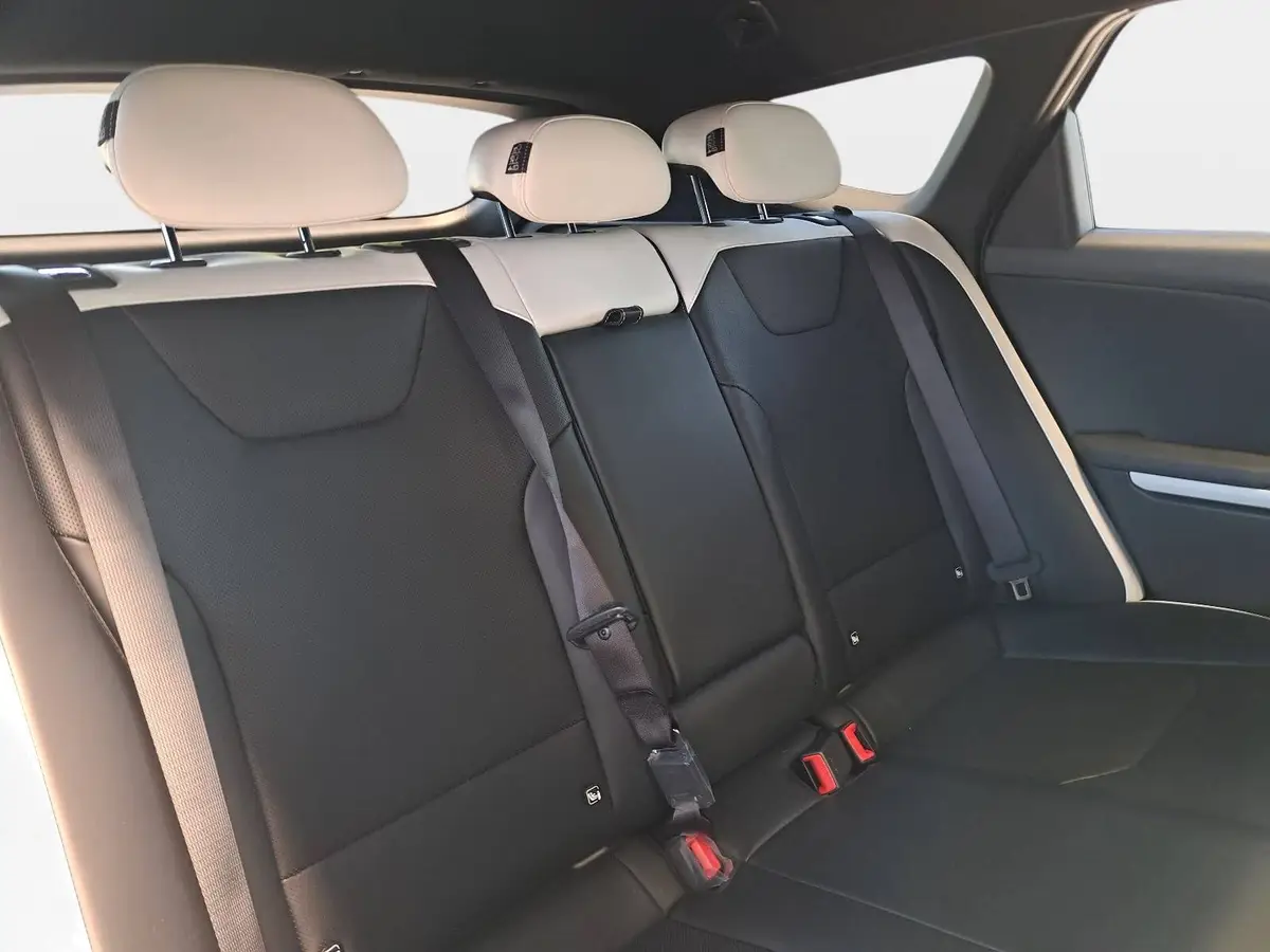 KIA K4 SW 1.6 T-GDI 180 PS DCT7 GT-LINE MJ26 DW-PARK-PRO SITZ SOUND DESIGN GLASDACH