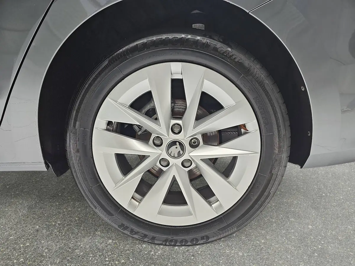 SKODA OCTAVIA COMBI 1.5 TSI DSG SELECTION LED AUDIO WINTER EL.HECKKL. 