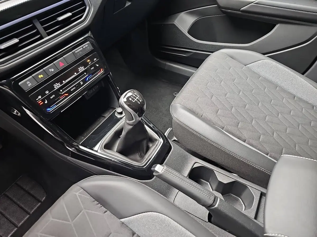 VW T-CROSS 1.0 TSI GOAL NAVI LED KLIMAAUTO ACC P-ASSIST WINTE