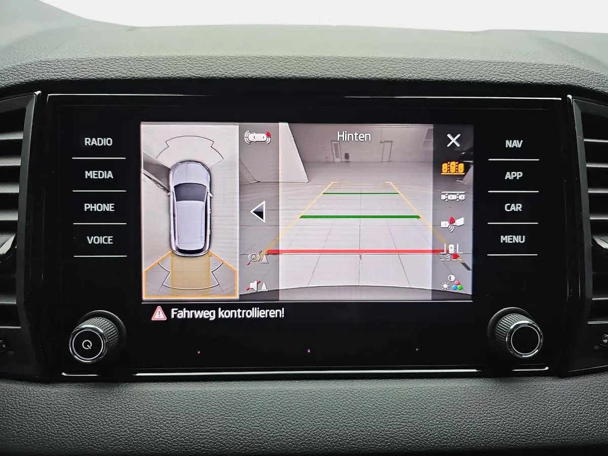 SKODA KAROQ 1.5 TSI DSG SPORTLINE NAVI LED-MATRIX PANO WINTER 