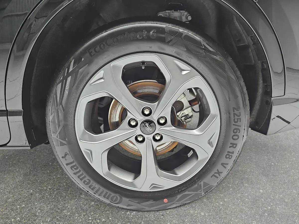 FORD KUGA 1.5 EB AUTO. ST-LINE NAVI LED KLIMAAUTO WINTER SIC