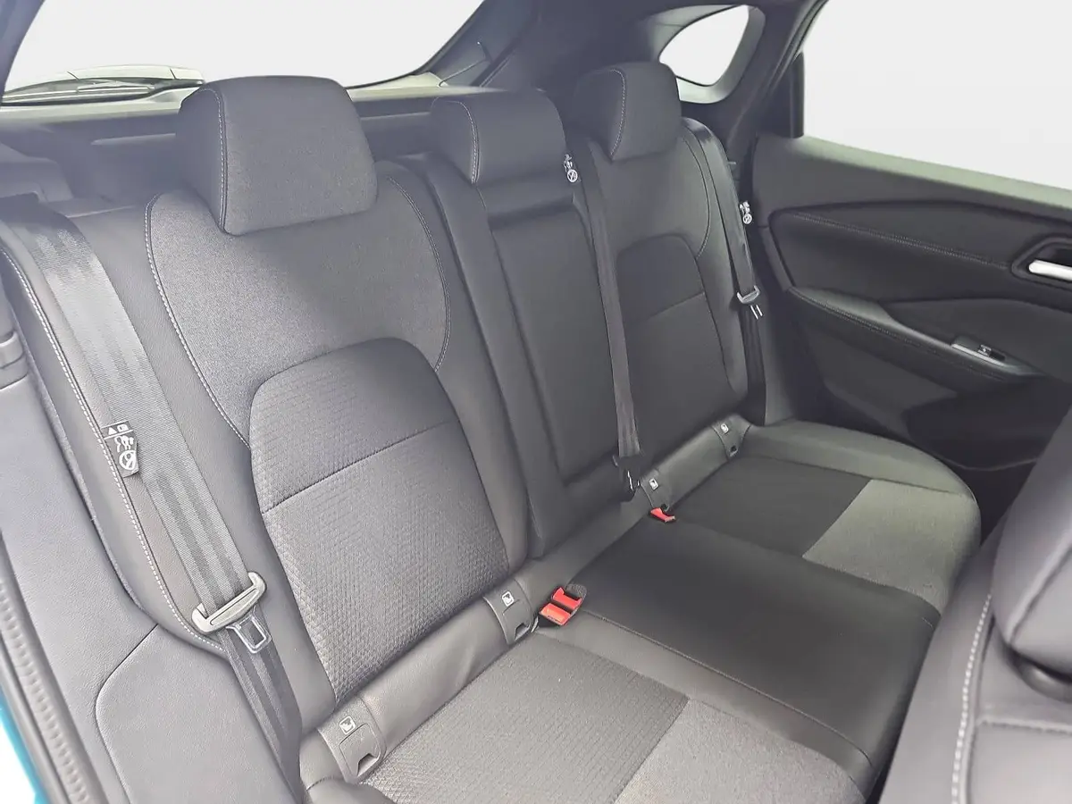 NISSAN QASHQAI 1.3 DIG-T XTRONIC N-CONNECTA PANO WINTER