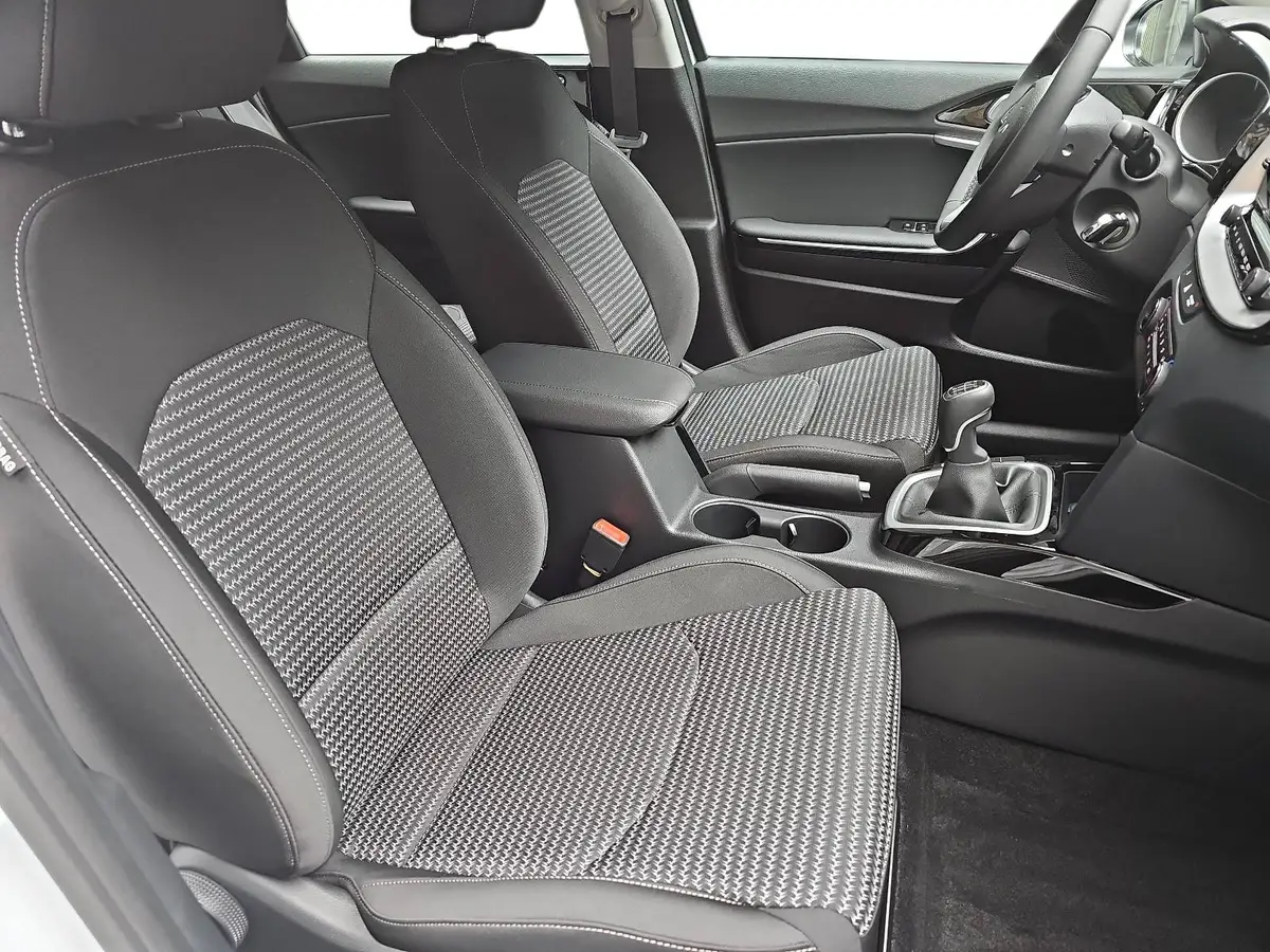 KIA CEED 1.5 T-GDI VISION KOMFORT+ SITZH.
