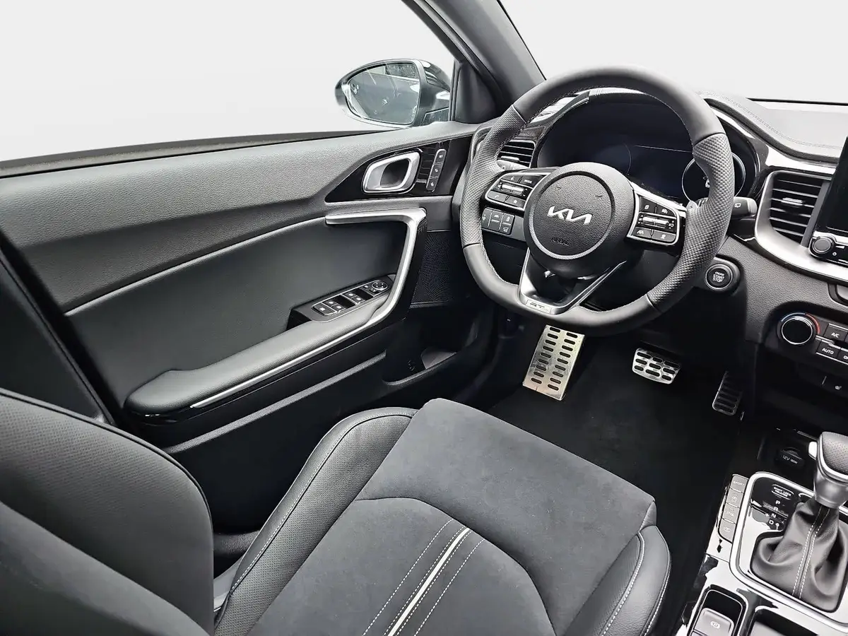 KIA CEED SW 1.5 T-GDI DCT7 GT-LINE TECHNOLOGIE LEDER GLASDACH PERFORMANCE