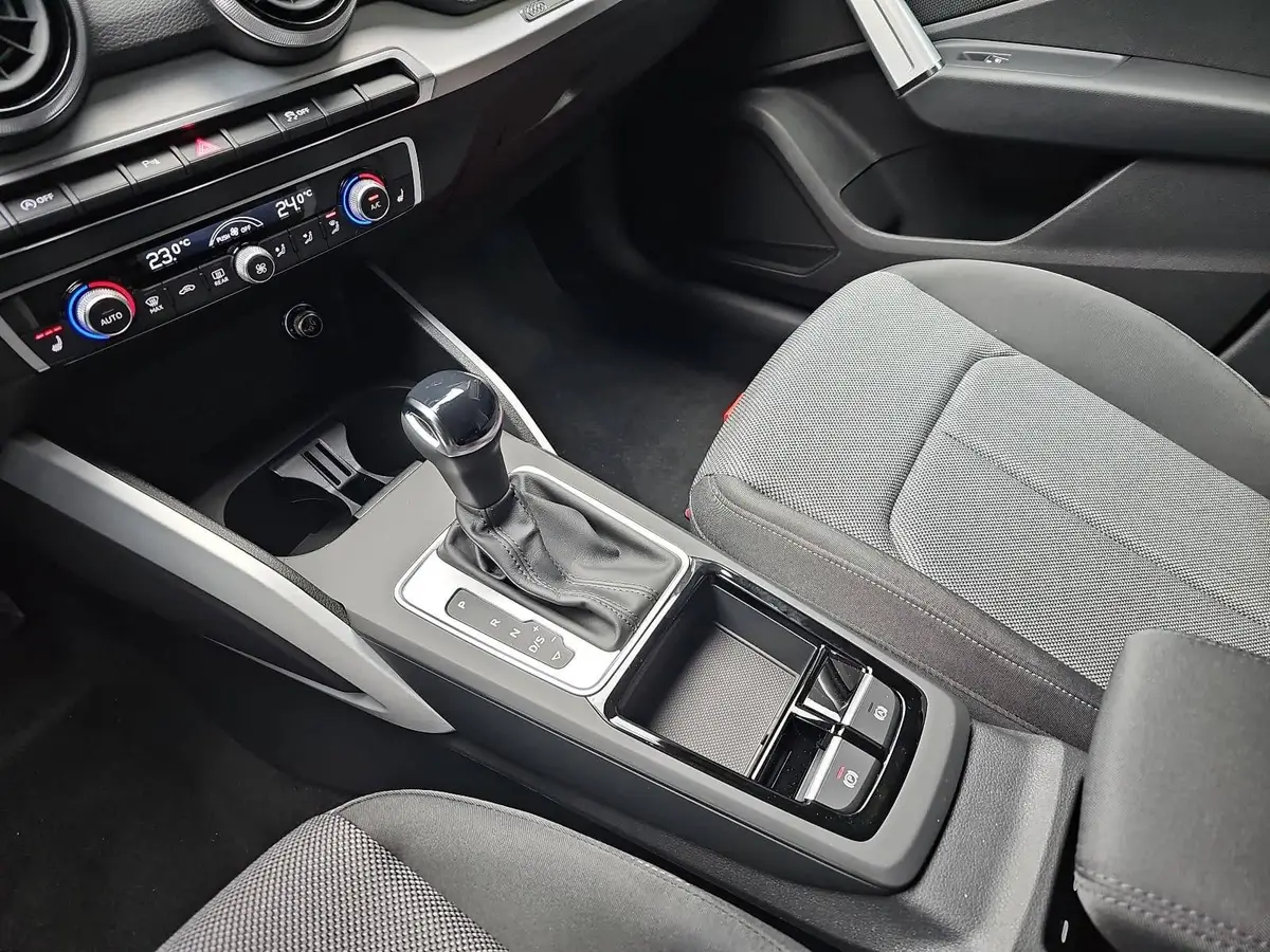 AUDI Q2 35 TFSI S-TRONIC S LINE NAVI LED ACC EL.HECKKL. WI