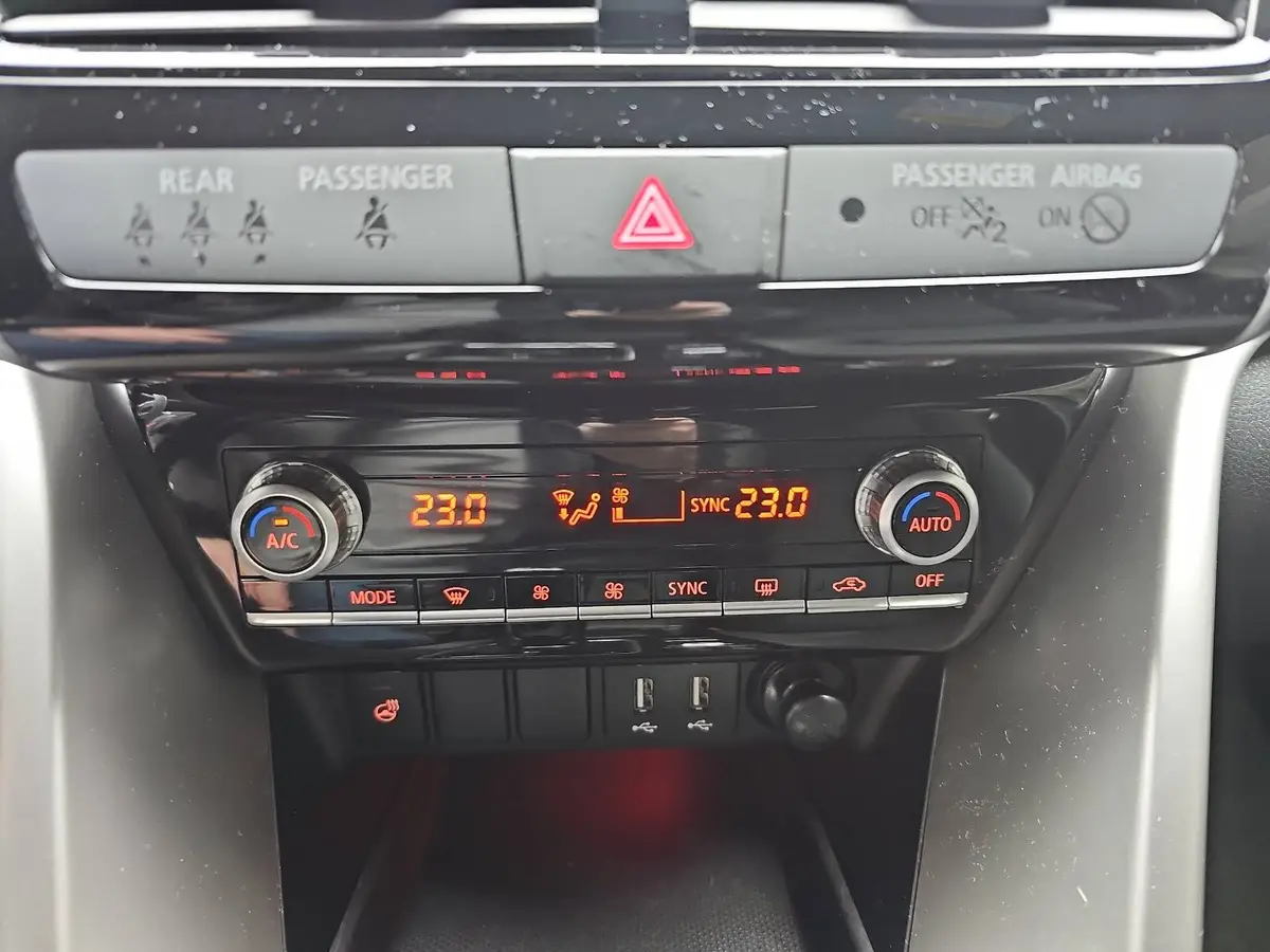 MITSUBISHI ECLIPSE CROSS 2.4 MIVEC PHEV CVT SELECT NAVI LED STANDH. 360° LM