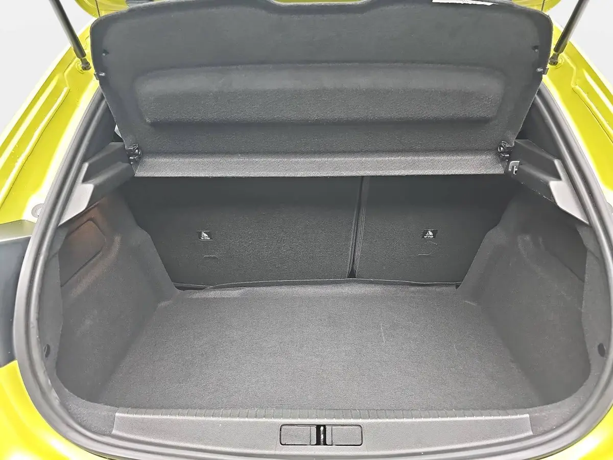 PEUGEOT 208 1.2 PURETECH 100 ALLURE LED DAB LM