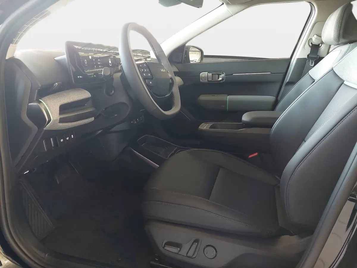 KIA EV4 FASTBACK 81.4 KWH EARTH MJ26 UP. TECH. WINTER-CON. DRIVEW.-PARK DESIGN SOUND GD