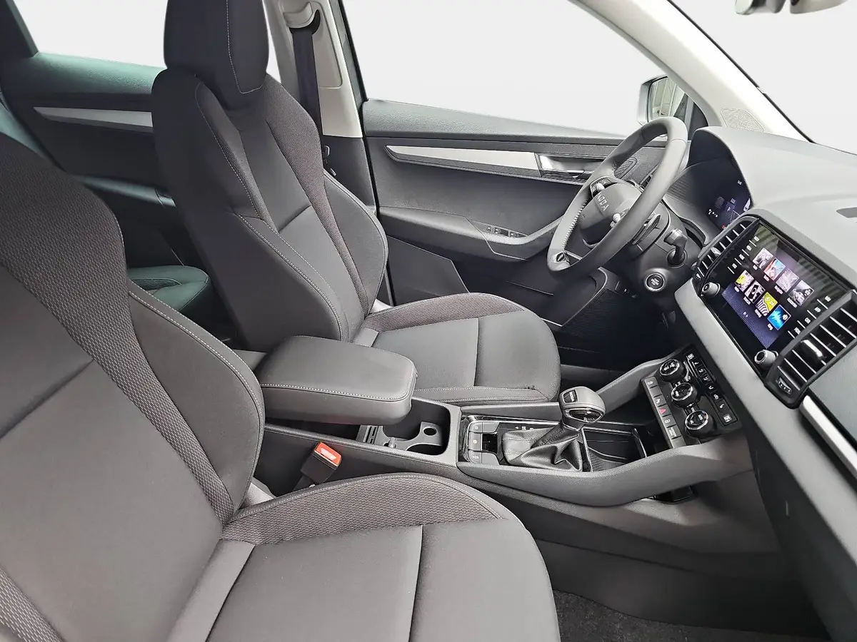 SKODA KAROQ 1.5 TSI DSG 130 JAHRE LED KLIMAAUTO WINTER SICHT K