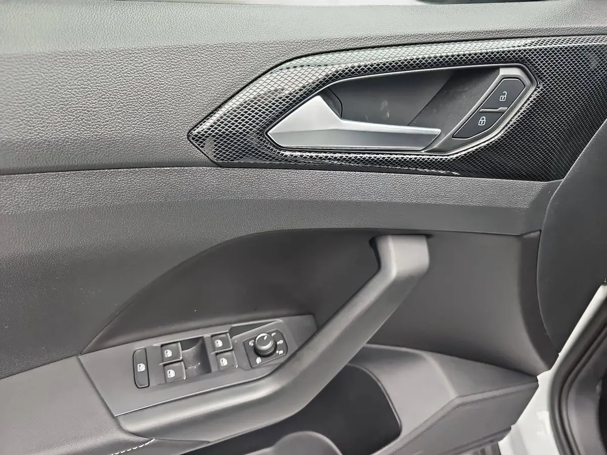 VW T-CROSS 1.0 TSI GOAL NAVI LED KLIMAAUTO ACC P-ASSIST WINTE