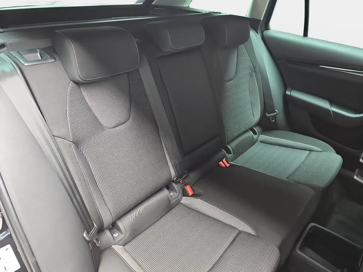 SKODA OCTAVIA COMBI 1.5 TSI DSG 130 JAHRE KLIMAAUTO LED SMARTLINK KAME