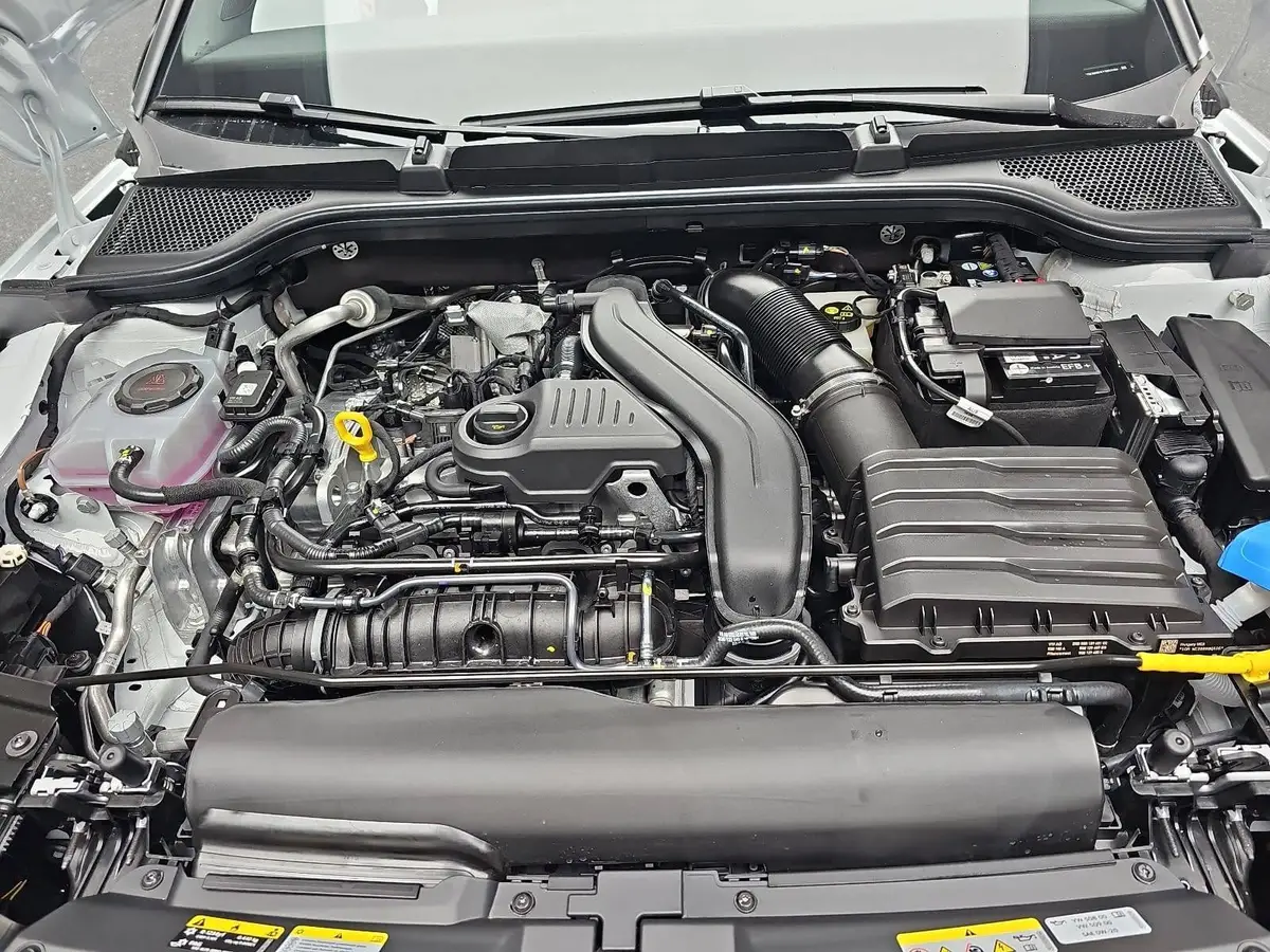 SKODA KAMIQ 1.5 TSI DSG MONTE CARLO NAVI MATRIX-LED PANO WINTE