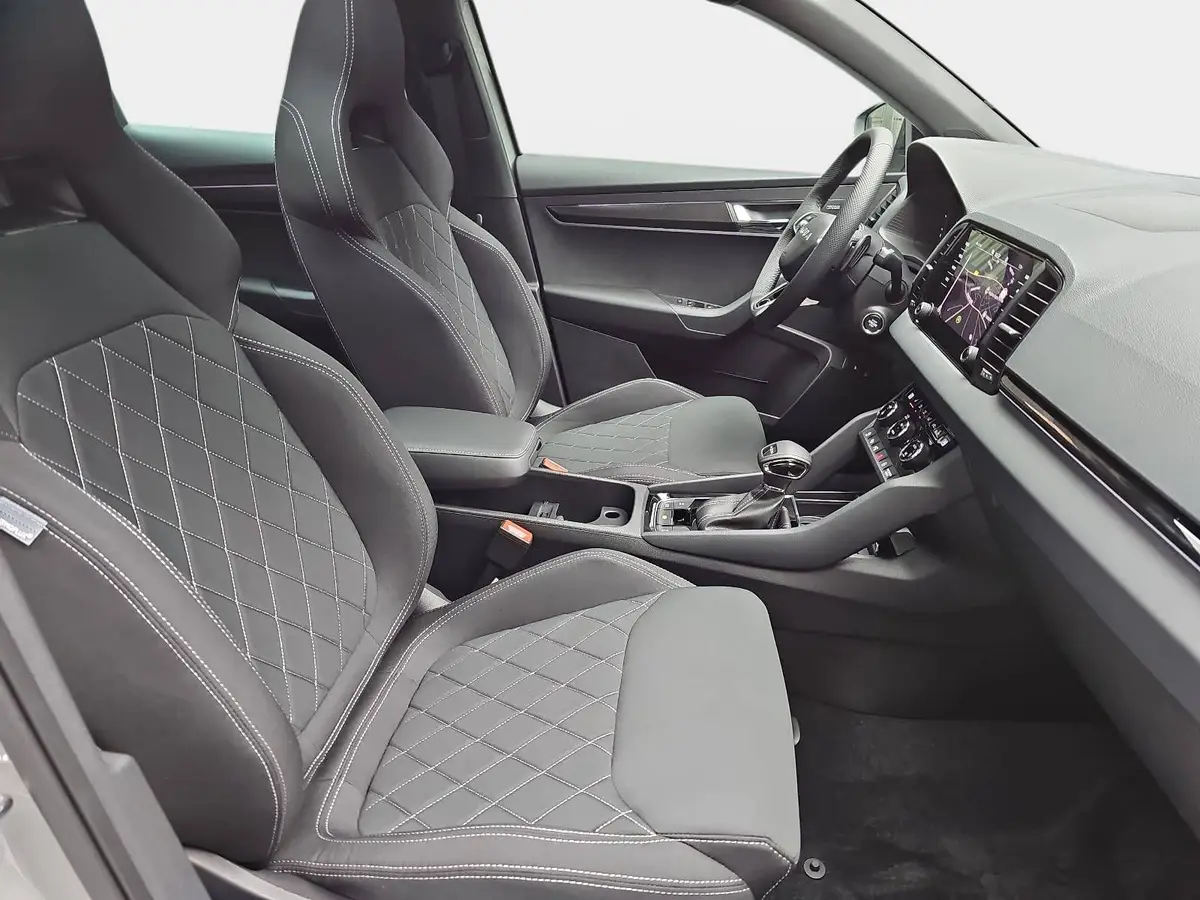 SKODA KAROQ 1.5 TSI DSG SPORTLINE NAVI LED-MATRIX PANO CANTON 