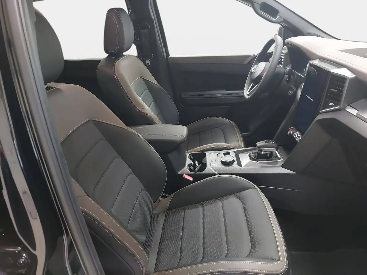 VW AMAROK 3.0 TDI AUTO. DOKA AVENTURA 4M NAVI LED AHK LM21