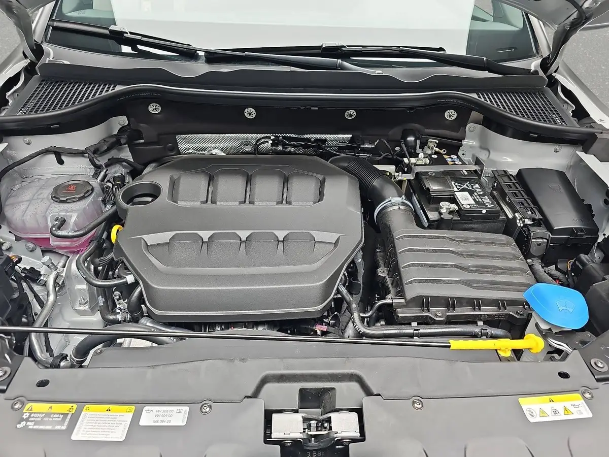 SKODA KAROQ 2.0 TSI DSG SPORTLINE 4X4 AHK PANO